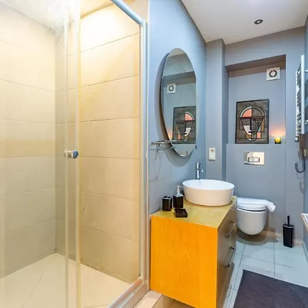 Splendid Flat With Excellent Location In Beyoglu *